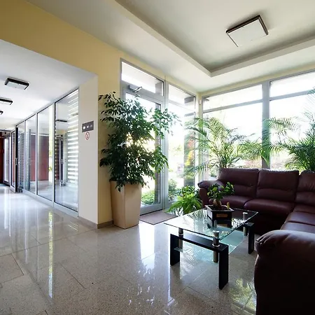Hotel Feniks מלון 3*