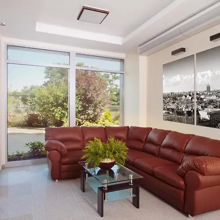 מלון Hotel Feniks 3*