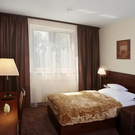Hotel Feniks 3*